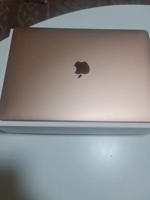 Macbook Air m1 лаптоп