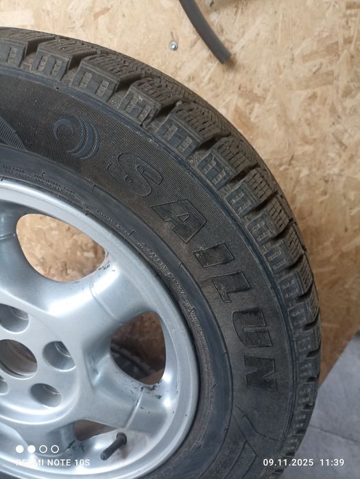 Продам зимнюю резину с дисками
