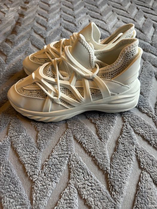 Маратонки 39 номер- много запазени