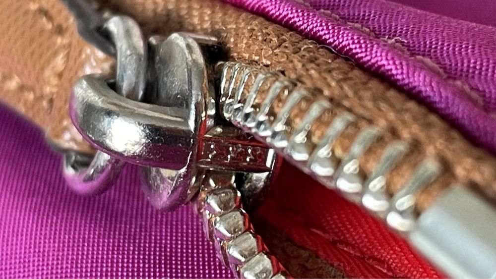 Нова чантичка Michael Kors 20х18.5см