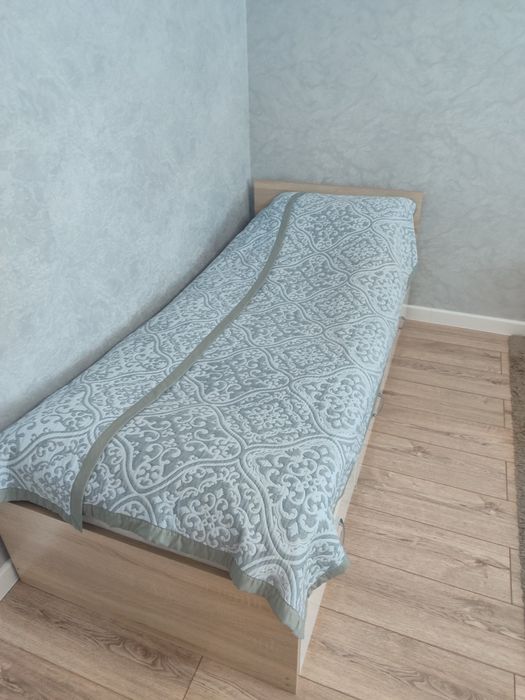 Продам кровать односпальную