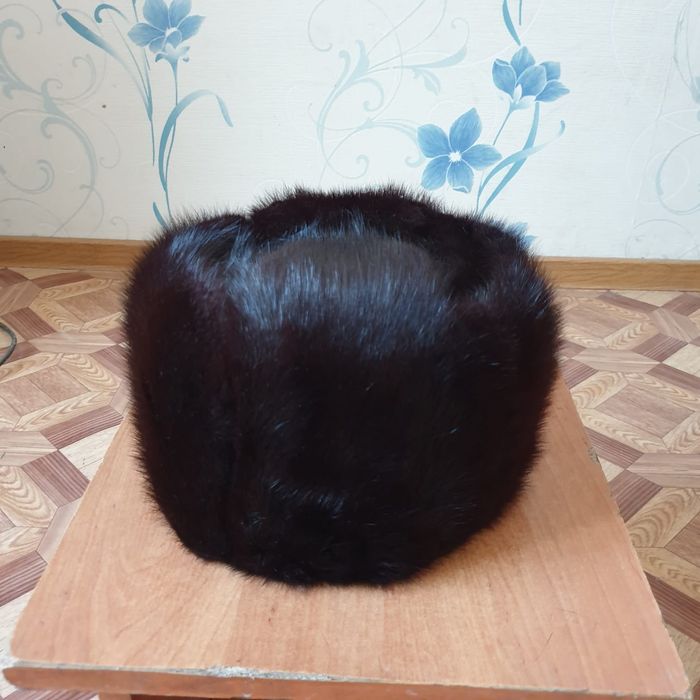 Продам зимние шапки.