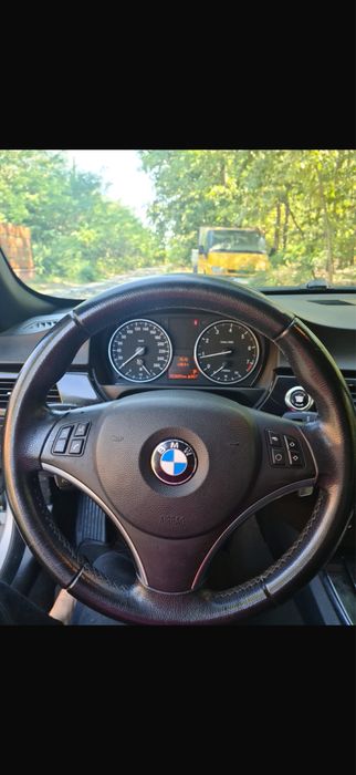 BMW 320i Cabrio (E93) – 2007 – Cutie automată – 157.000 km
