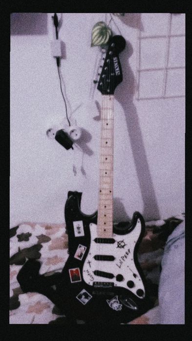 Продам электрогитару в хорошем состоянии