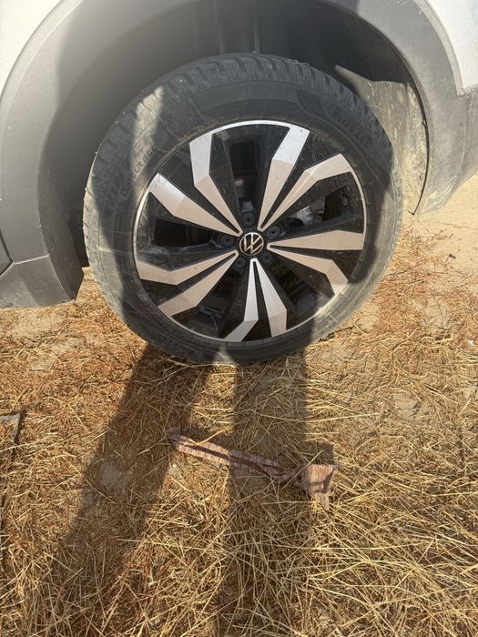 Jante / Roti VW T Cross R17 cu anvelope de iarna