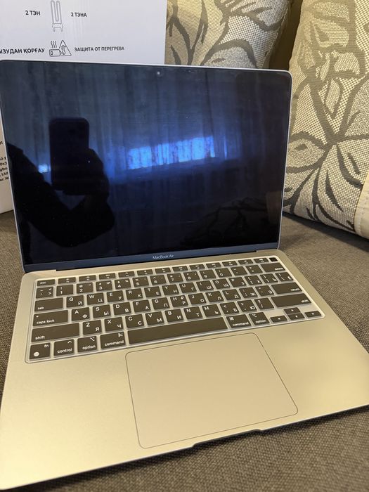 Apple MacBook Air 13 MGN63 M1