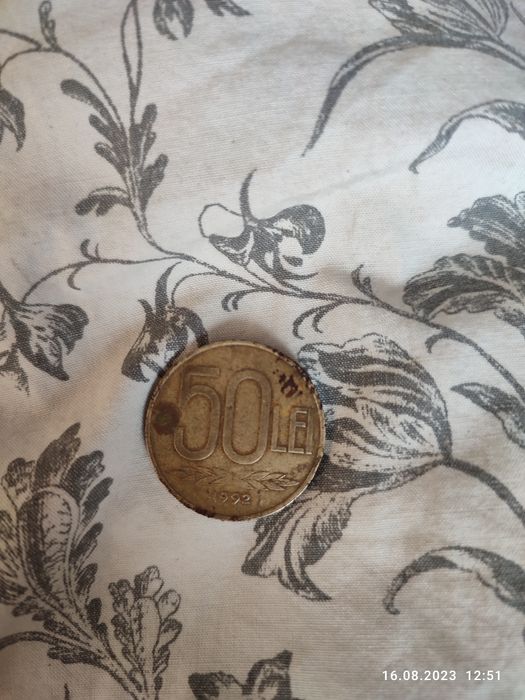 Vind monedă 100 si 50 lei