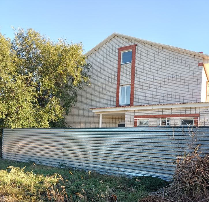 Продам трёхкомнатную квартиру