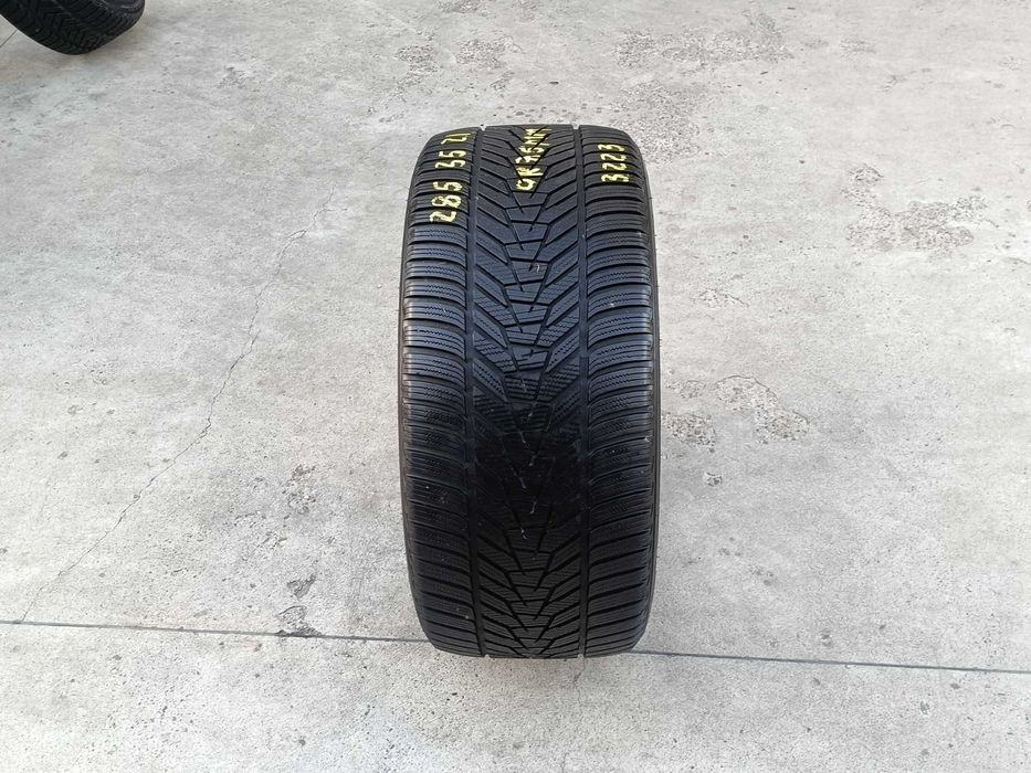 O anvelopa iarna 285 35 21 hankook winter Icept evo 3 cu 7,5 mm 3223