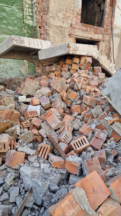 Отдам строителный мусор