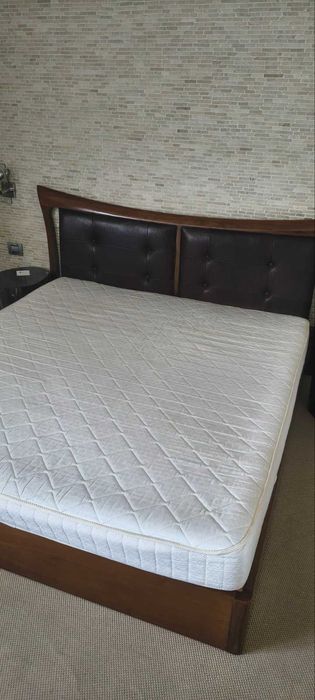 Продавам матраци от хотел (120/200 и 180/200) – Изгодна цена и отлично състояние!
