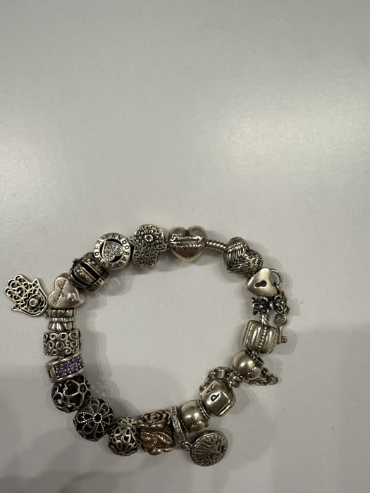 Bratara pandora cu 18 charmuri