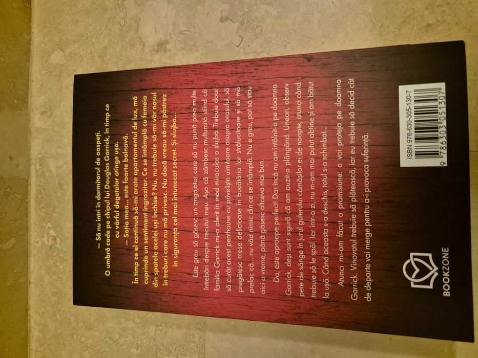 Vând cărți din seria Menajera de Freida  McFadden