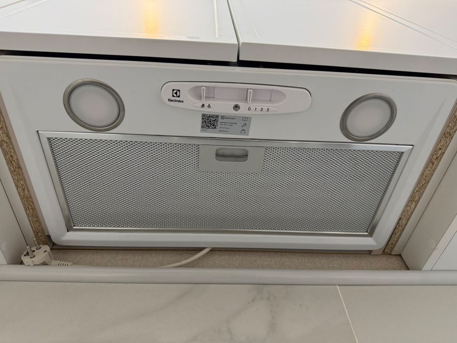 Вытяжка Electrolux LFG525W
