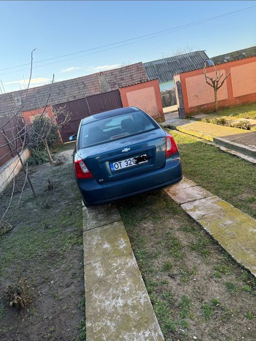 Mașina Chevrolet Lacetti