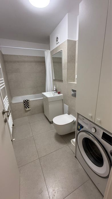 Proprietar inchiriez garsoniera Tractoru