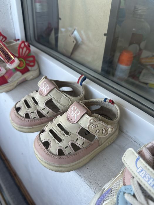 Обувь для девочки  4 пары