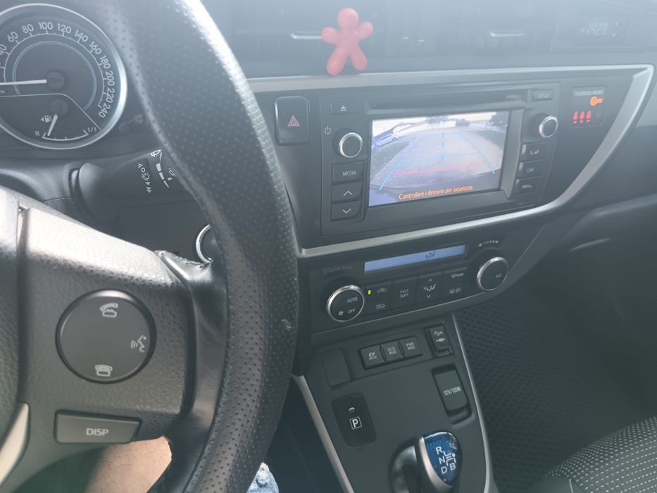Toyota Auris Hybrid