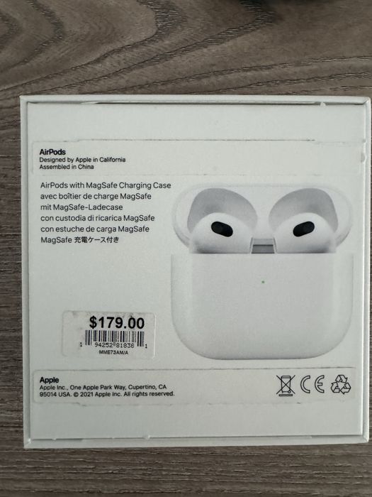 AirPods Gen 3 ( like new )