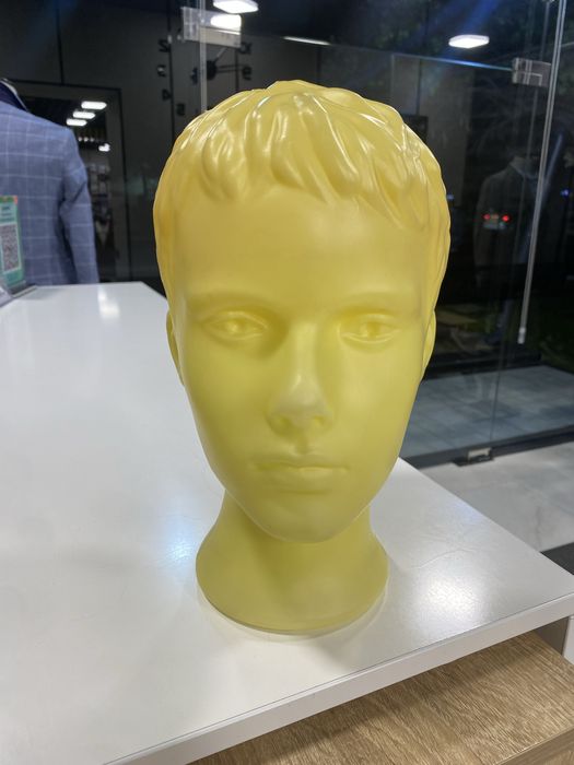 Maniken sotiladi xar xil