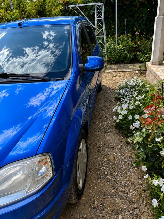 Vând Dacia Logan
