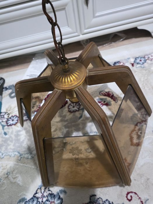 Люстра в хорошем состоянии