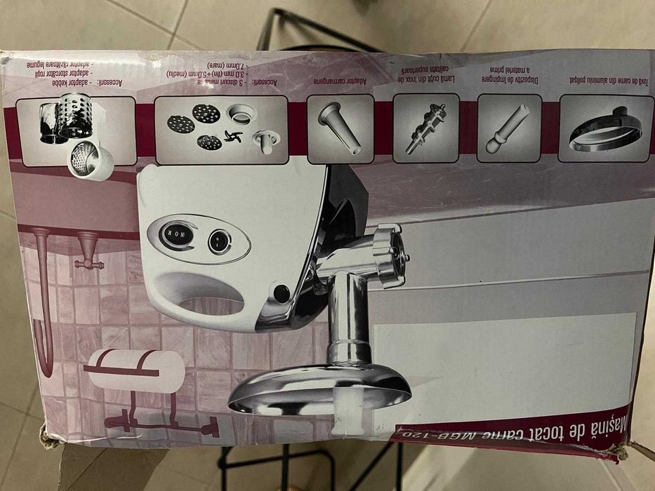 Mașina tocat carne noua Myria