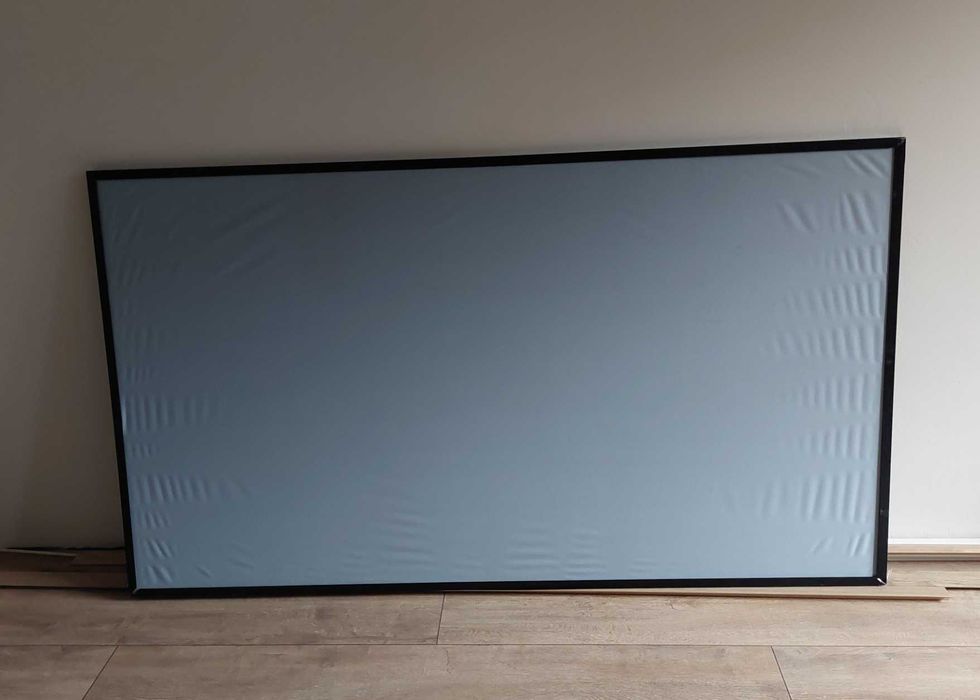 Ecran proiectie videoproiector 75"