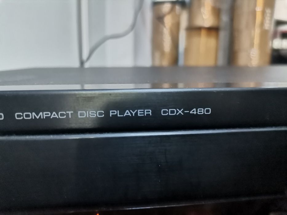 Player yamaha cdx480