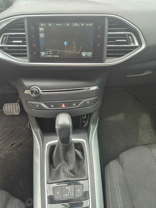 Peugeot 308, an 2014, Cutie automata