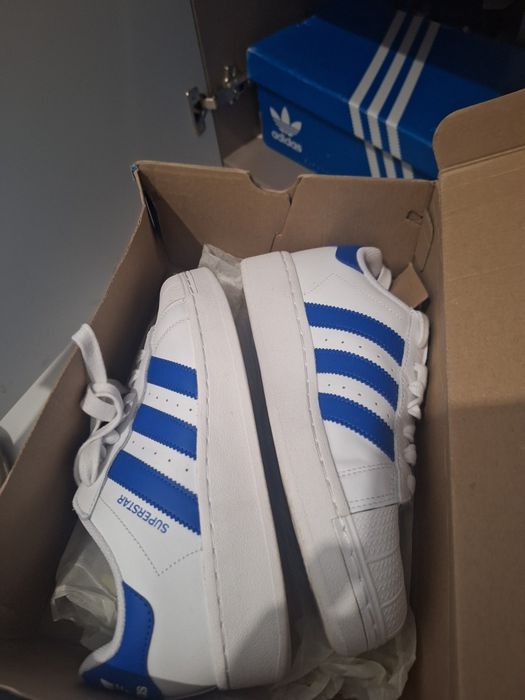 Адидас суперстар