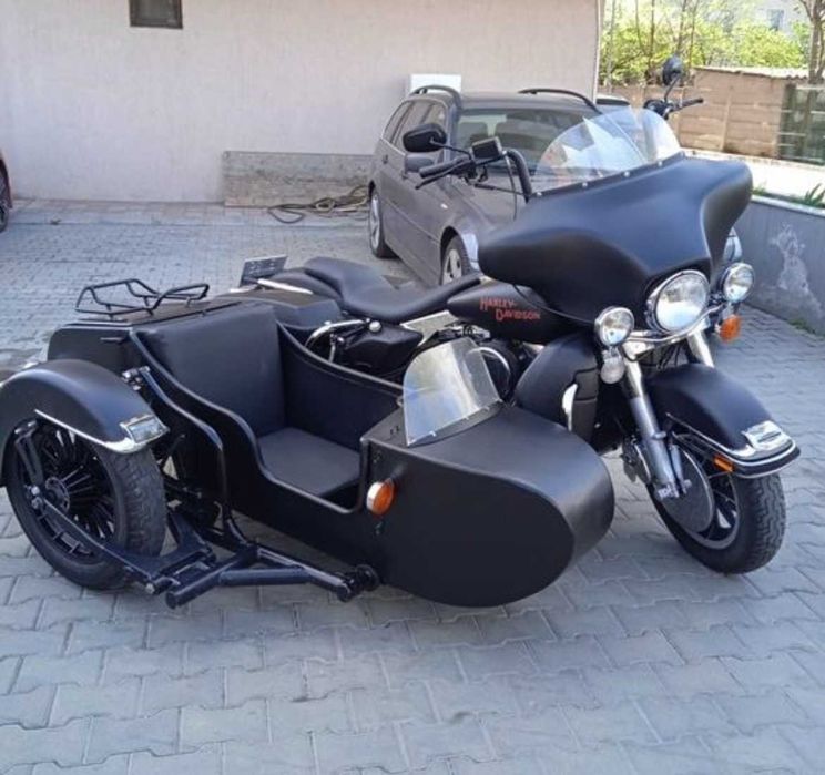 Harley Davidson cu Atas