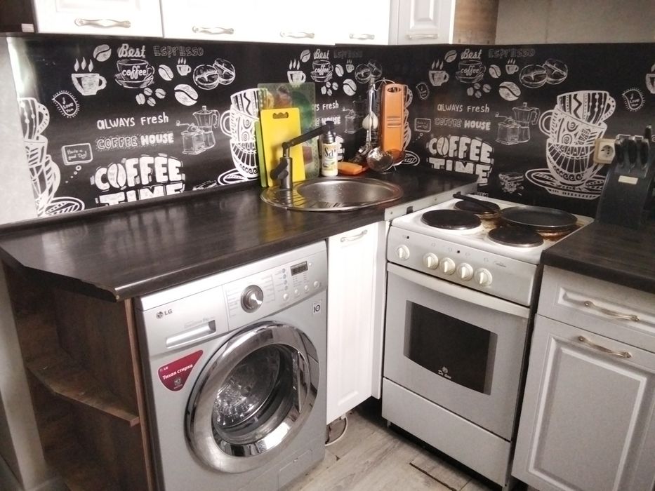 Отдам бесплатно электроплиту.