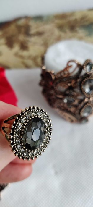 BROSA + INEL + BRATARA noi, deosebite, pentru o doamna eleganta