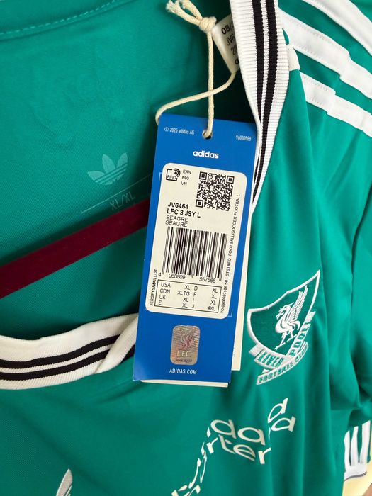 Чисто нов оригинален екип Adidas на Liverpool сезон 2025/2026