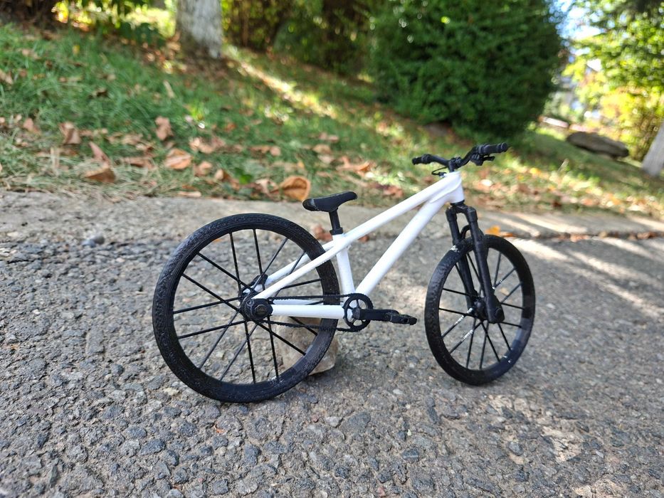 Bicicletă proiectată și printată 3D