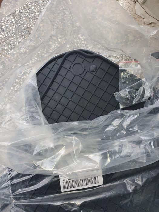 Гумени стелки зa VW Golf V , VI , Jetta V , Scirocco със закопчалки