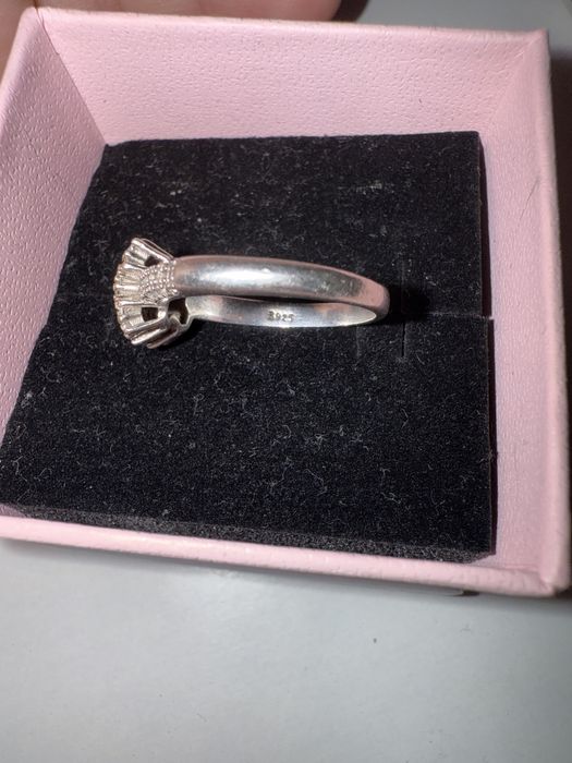 Серебряное кольцо 925 пробы с камнями