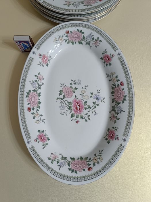 Большие сервировочные тарелки