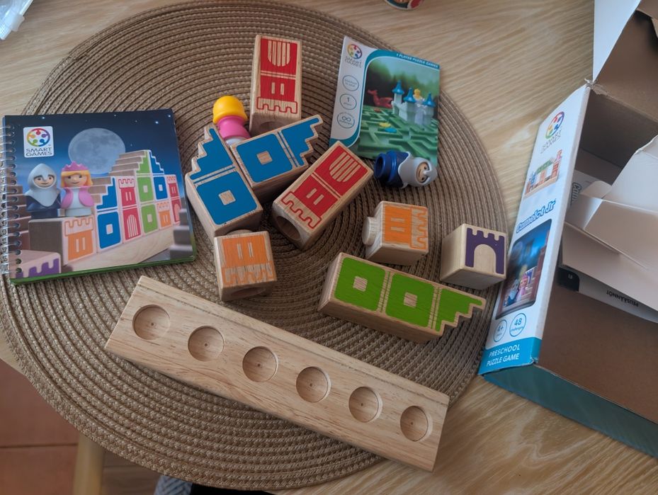 Joc de logică Smart Games Camelot Jr