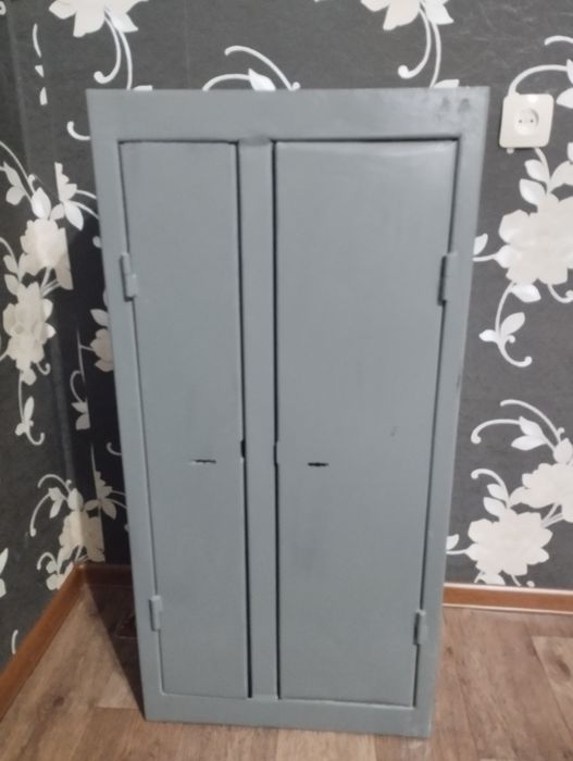 Продам железный сейф