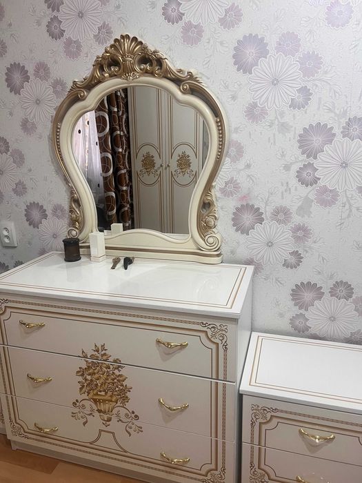 Спальный гарнитур