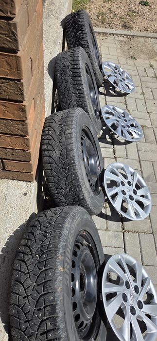 Продам зимние шины с резиной