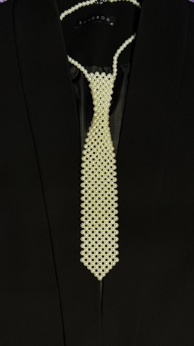 Галстук из бусин (ручная работа)