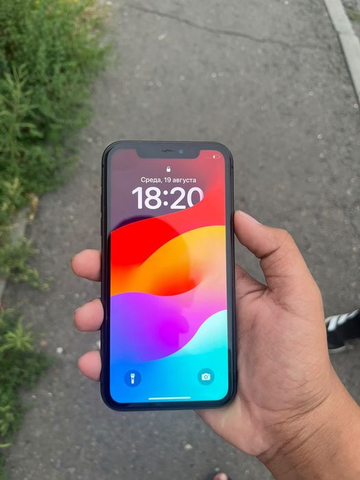 iPhone 11  64 гб