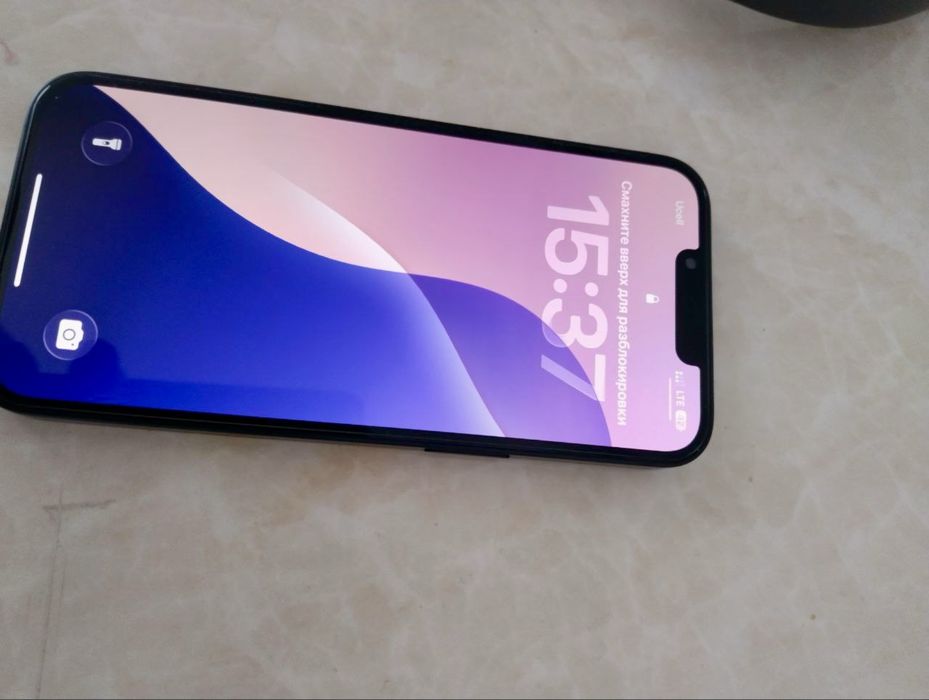 iPhone 16e 128GB + esim