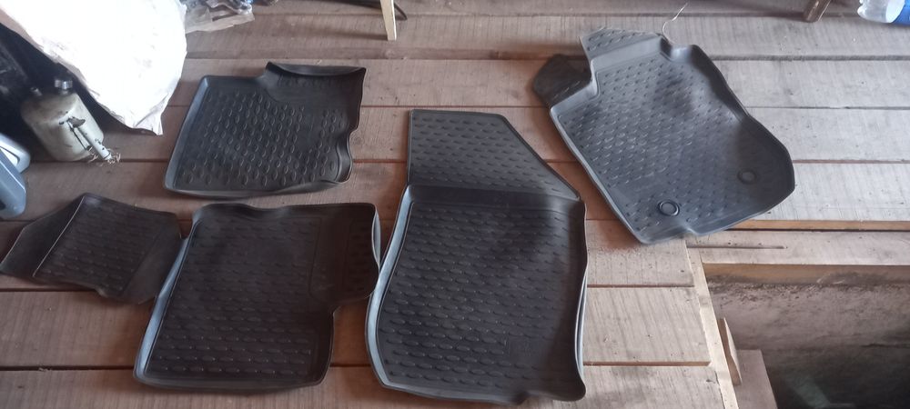 Коврики на ларгус