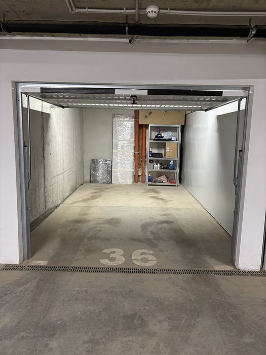 Дава се под наем Гараж / Паркомясто в София, Малинова долина - 1 кв.м за 101.49 € - Снимка #1