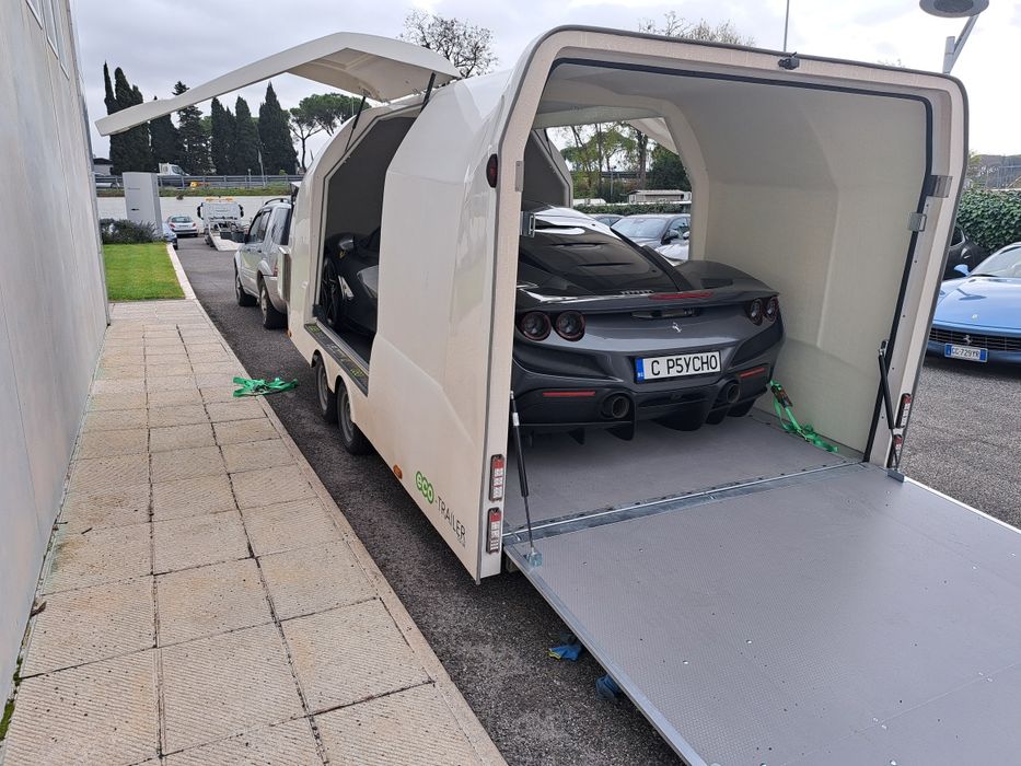 Превоз на луксозни автомобили