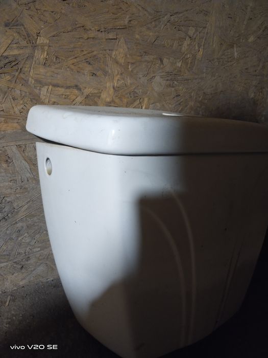 Продам 2 бочка от унитаза